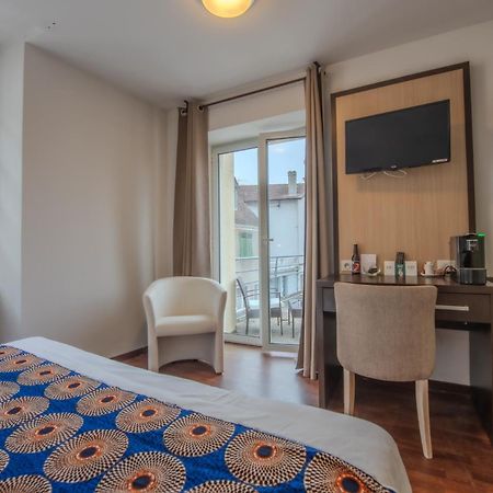 Logis Hotel Le Commerce Navarrenx ภายนอก รูปภาพ