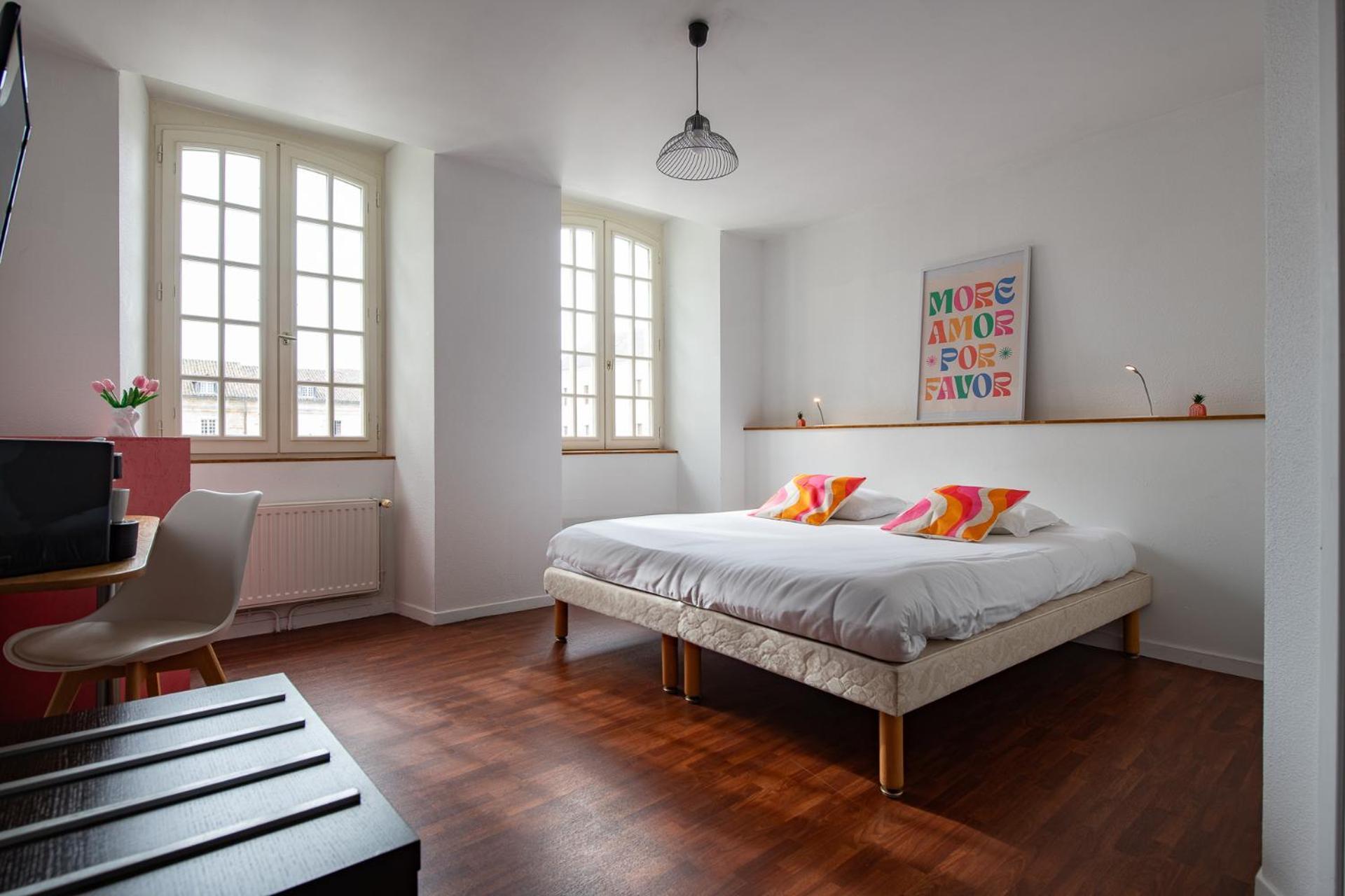 Logis Hotel Le Commerce Navarrenx ภายนอก รูปภาพ