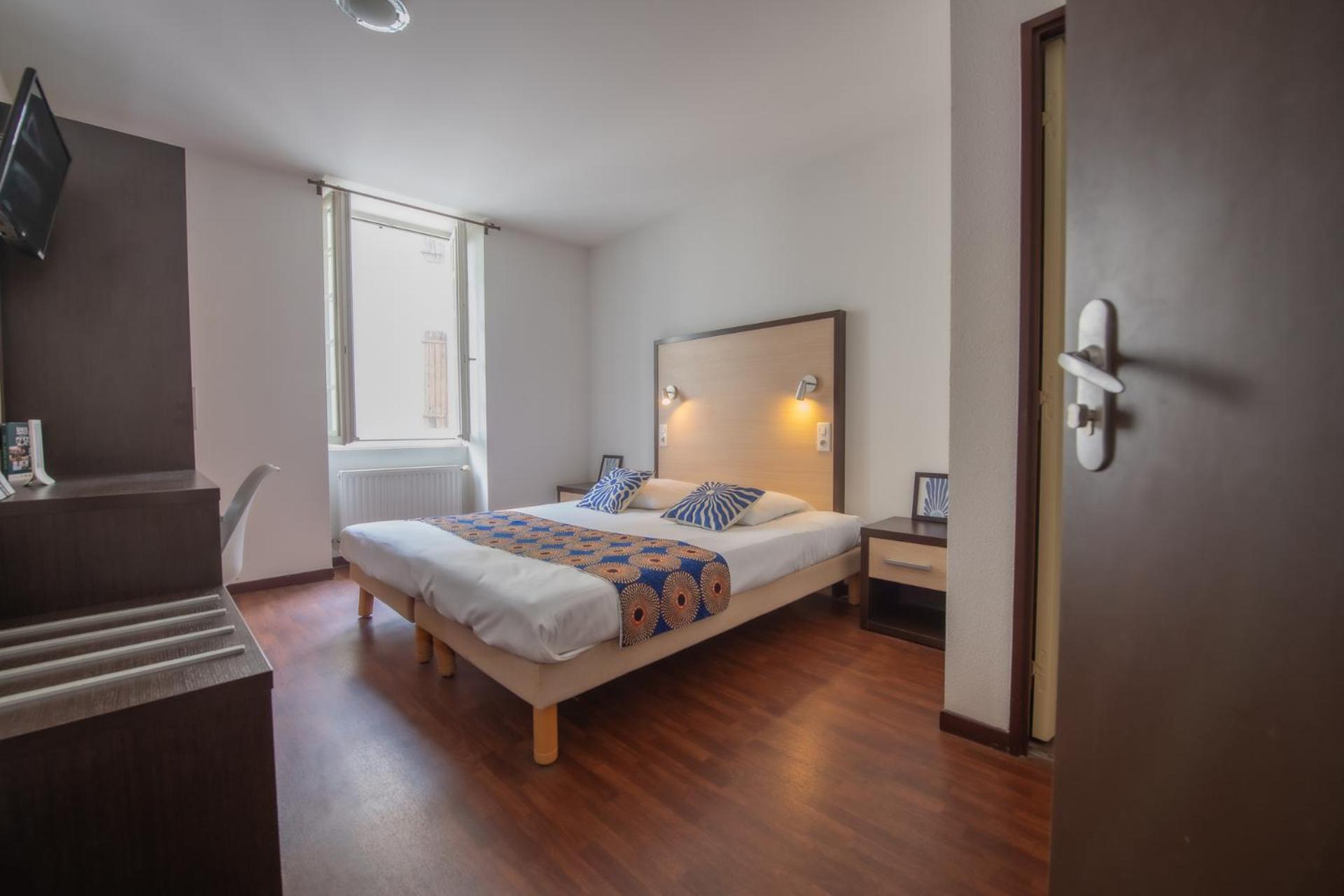 Logis Hotel Le Commerce Navarrenx ภายนอก รูปภาพ